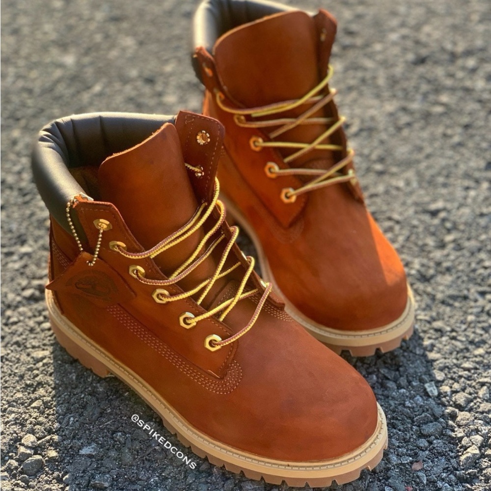 Timberland Women's Lace Up Boots - Cognac colored .. Brown ..
